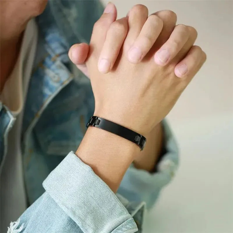 Stylish black metal bracelet unisex - Prozone