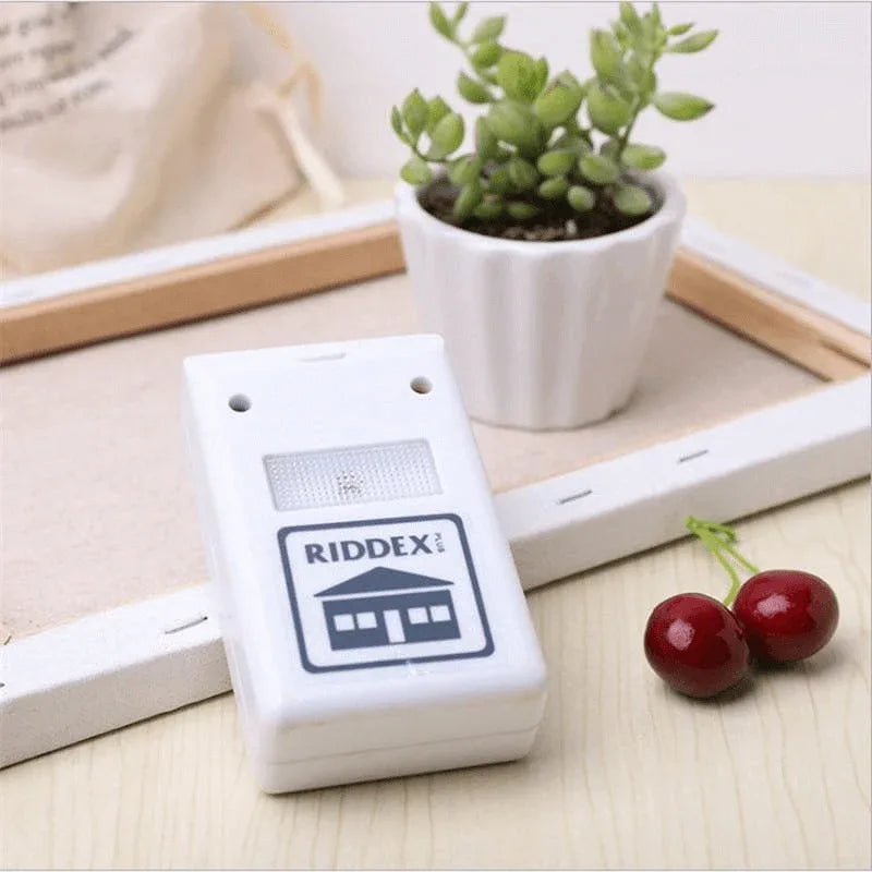Ultrasonic electronic pest repeller - Prozone
