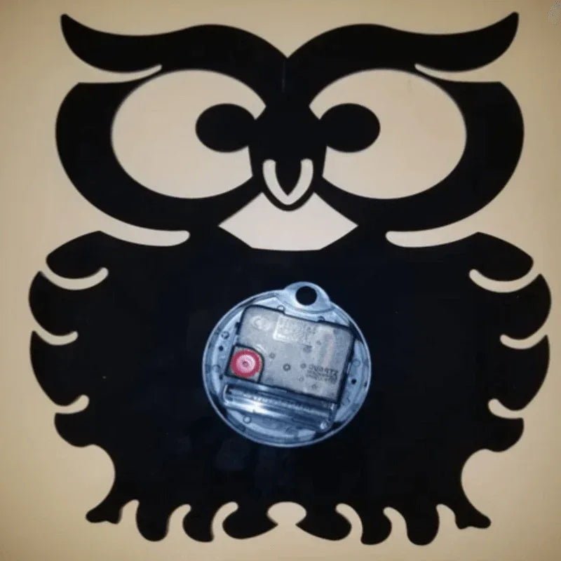 Owl shaped wall clock - Prozone