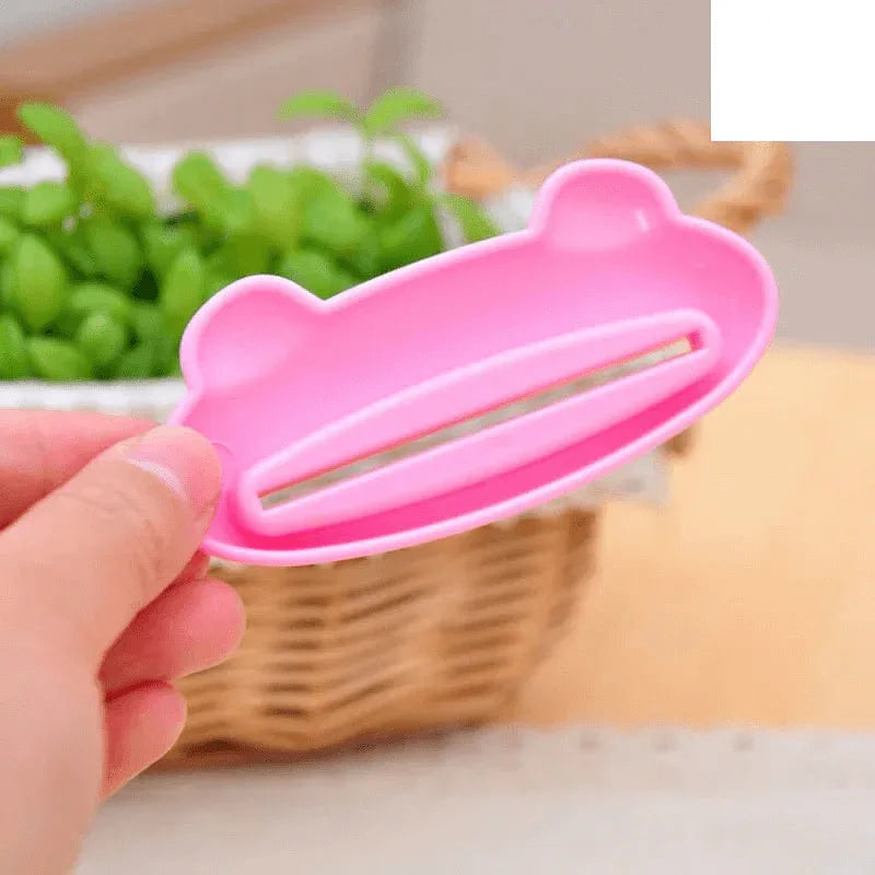 Cartoon modeling auto toothpaste squeezer - Prozone